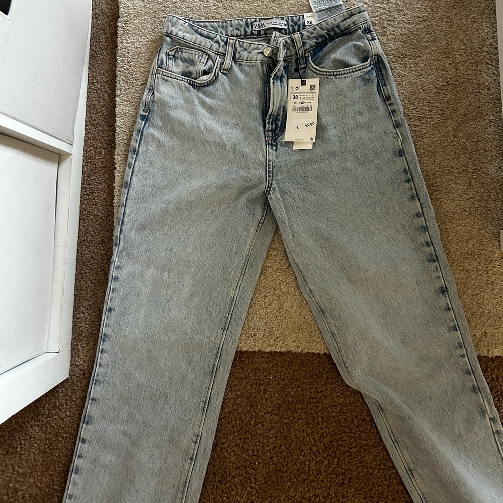 New with tags! Size 6 high rise straight